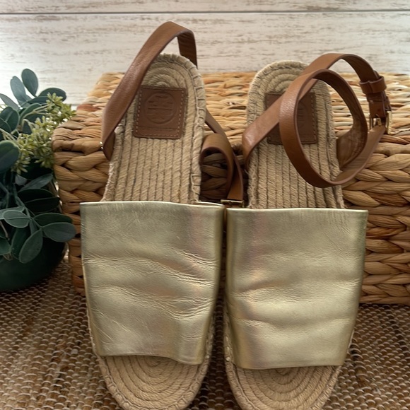 Tory Burch leather espadrilles size 9. - Picture 7 of 10